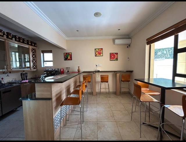 12 BEDROOM HOUSE FOR SALE IN SOUTH KENSINGTON